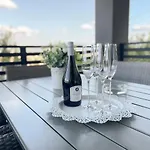 Komenskeho 14, *