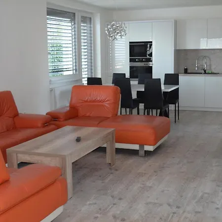 Komenského 14, Appartamento *